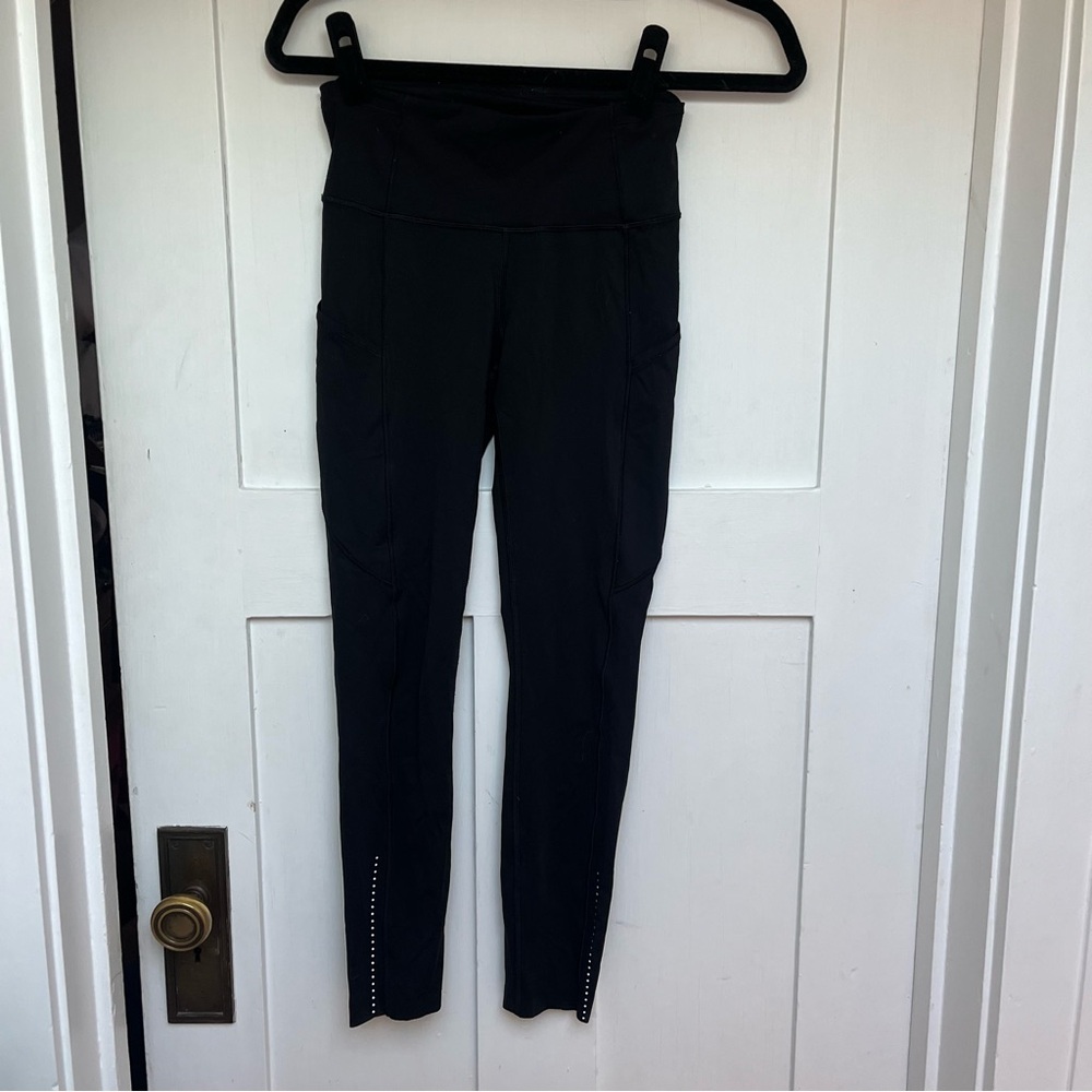 Black Lulu lemon leggings
